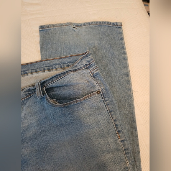 Old Navy The Sweet Heart Plus Size Jeans - Picture 4 of 5